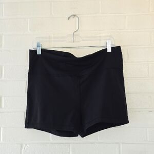 Athleta Ultimate 3 Short NWOT Size L